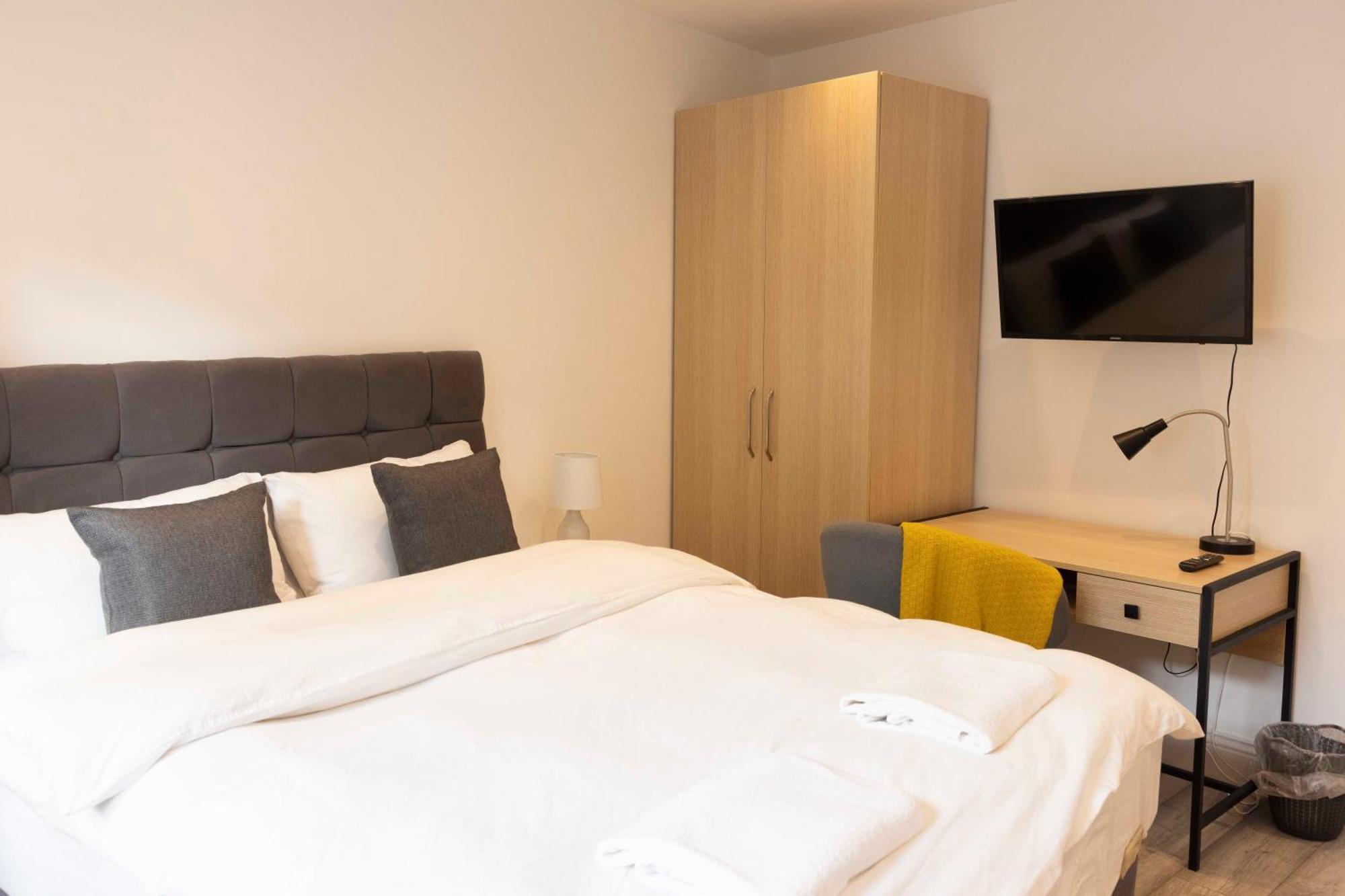 1 Bedroom Flat In Putney Apartment *