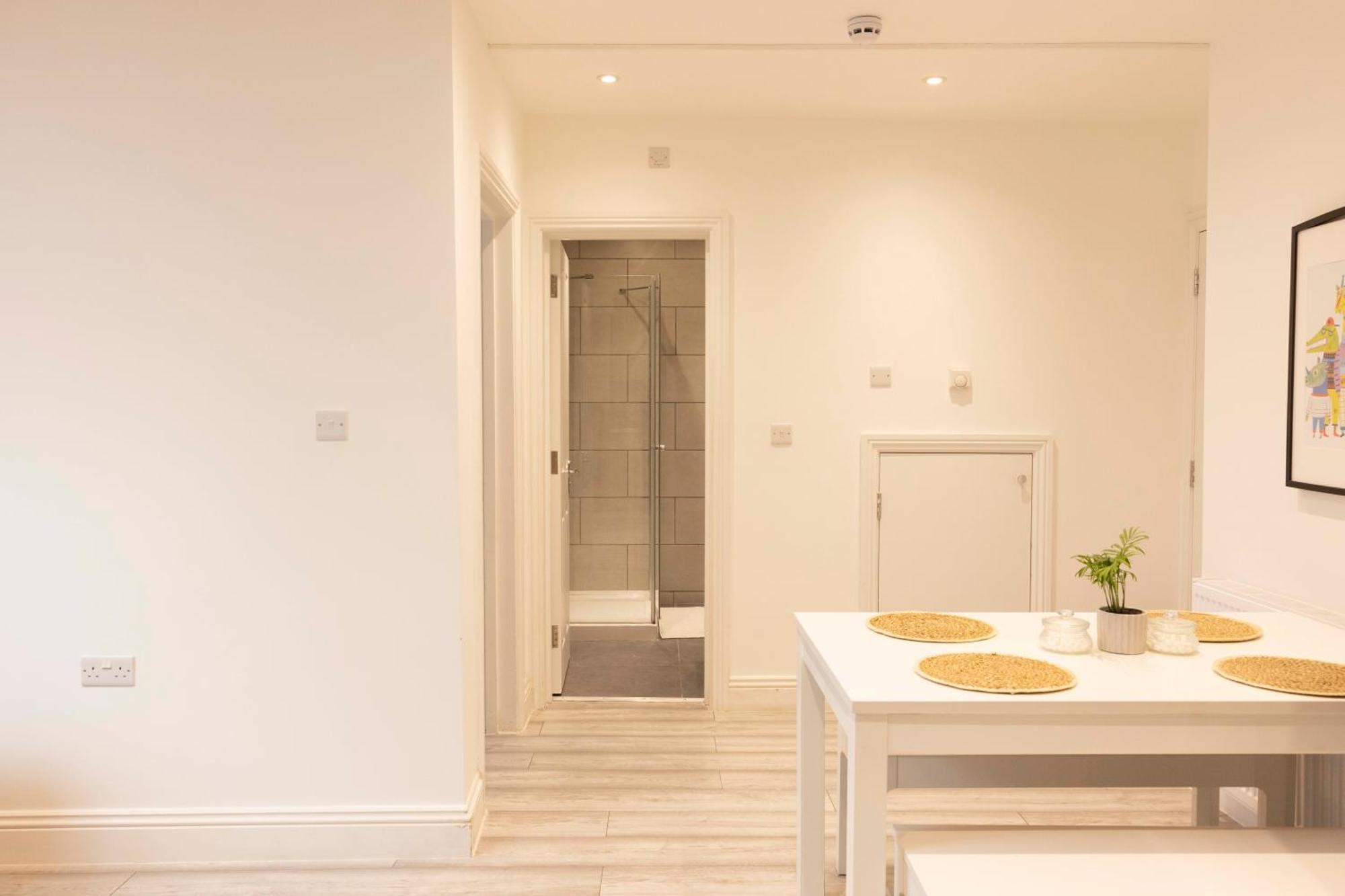 Apartment 1 Bedroom Flat In Putney *