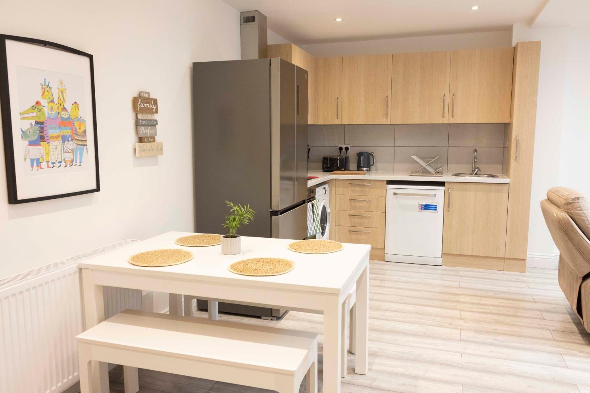 1 Bedroom Flat In Putney Apartment